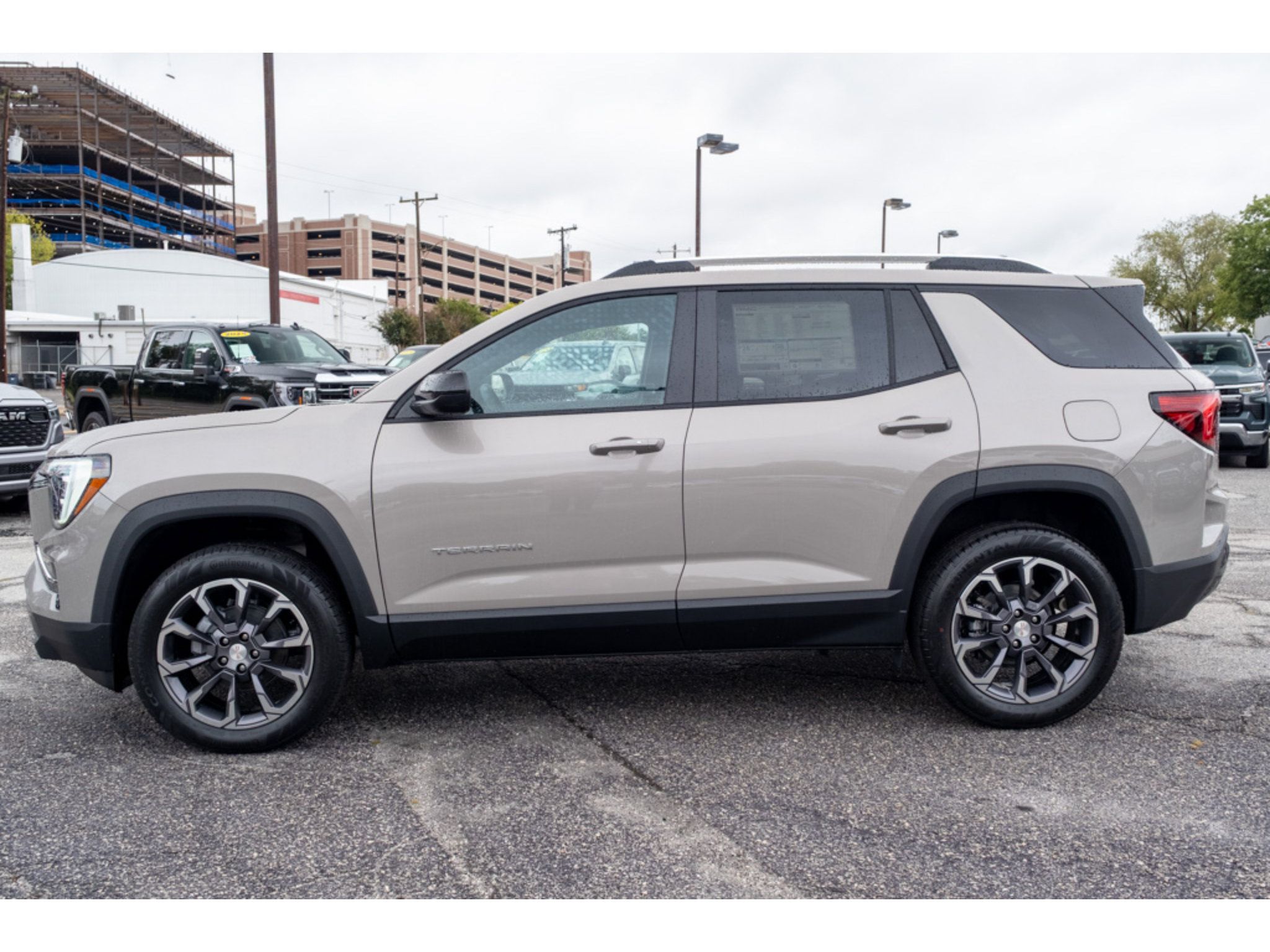 New 2027 GMC Terrain Elevation w/ Elevation Premium Package FWD image 5