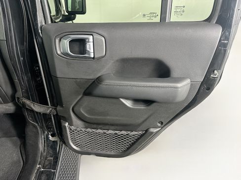 Used 2022 Jeep Wrangler Unlimited Sahara w/ Cold Weather Group AWD/4WD image 29
