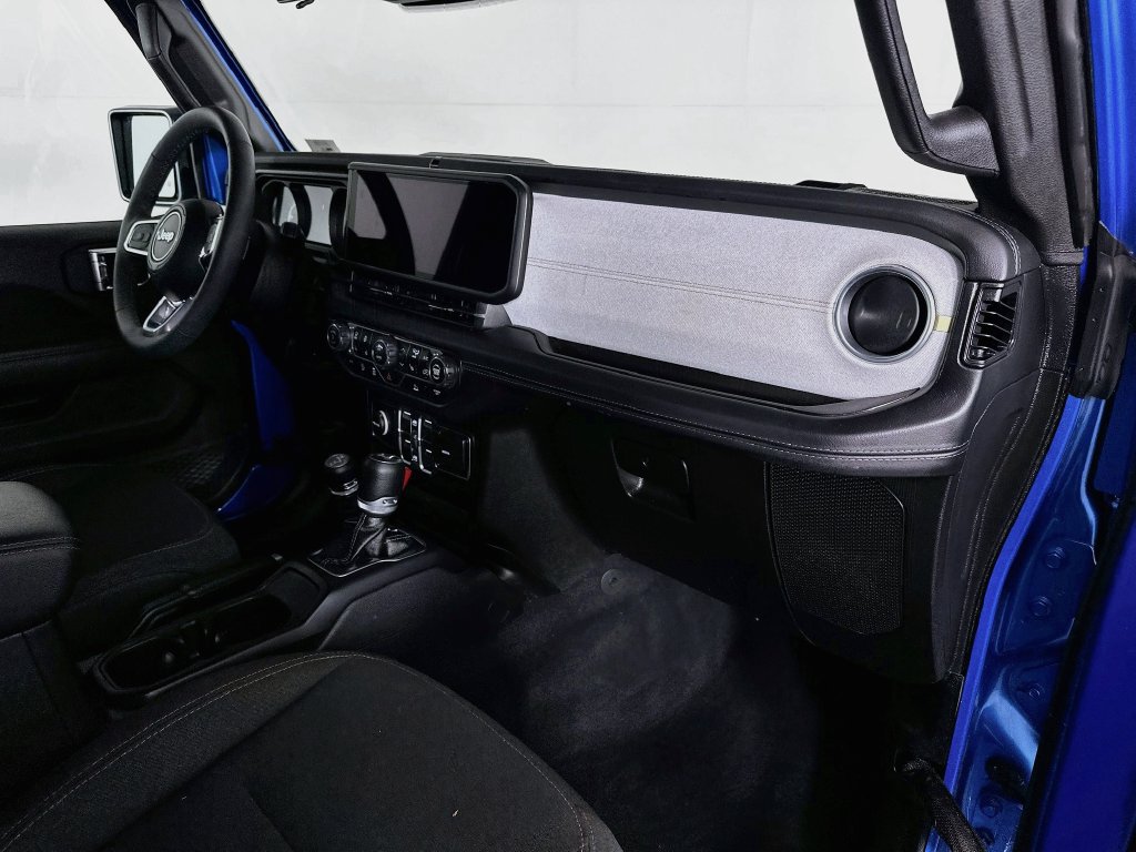 Certified 2025 Jeep Wrangler Unlimited Sahara AWD/4WD image 38