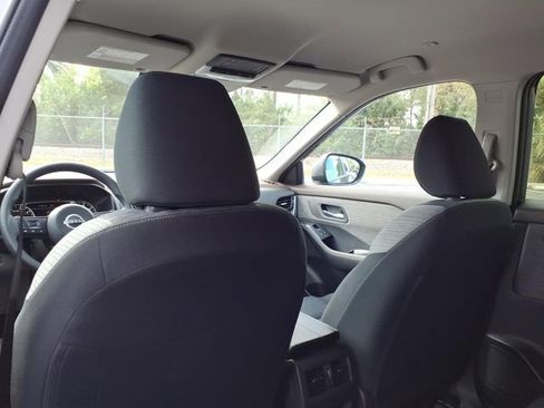 Used 2023 Nissan Rogue SV FWD image 10