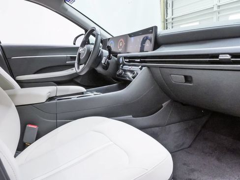 Certified 2026 Hyundai Sonata SEL FWD image 12