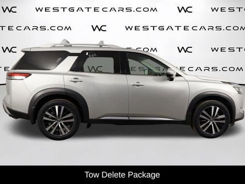 Used 2024 Nissan Pathfinder Platinum w/ Cargo Package image 5
