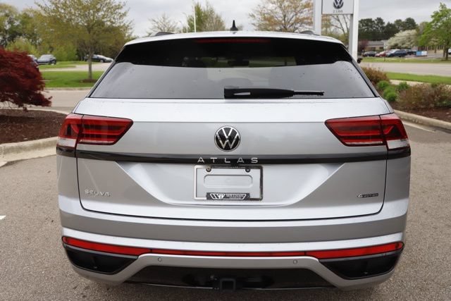 Used 2023 Volkswagen Atlas Cross Sport SEL R-Line AWD/4WD image 4
