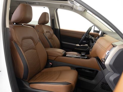 Used 2025 Nissan Pathfinder Platinum w/ Cargo Package FWD image 24