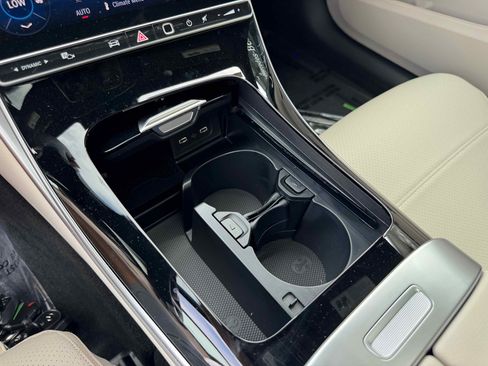 New 2025 Mercedes-Benz C 300 4MATIC Sedan image 22