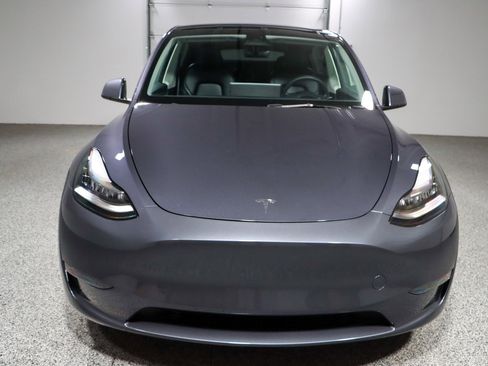 Used 2023 Tesla Model Y AWD image 4