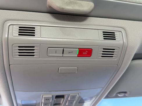 Used 2024 Volkswagen Jetta SE FWD image 18