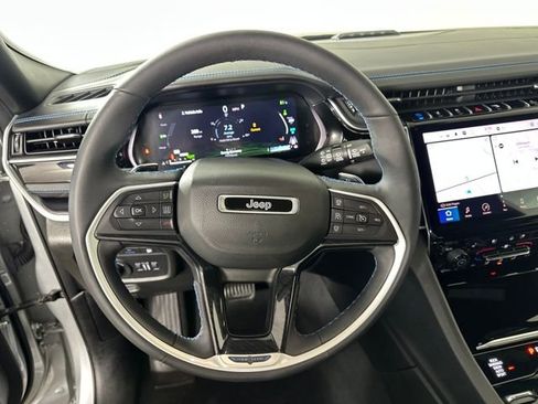 Used 2022 Jeep Grand Cherokee Trailhawk image 14