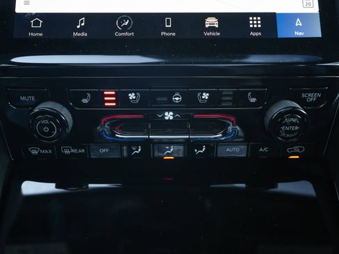 Used 2024 Jeep Grand Cherokee L Overland w/ Trailer Tow Package image 15