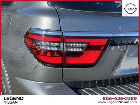 Used 2023 Nissan Armada SL image 11