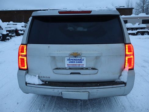Used 2015 Chevrolet Suburban LTZ image 4