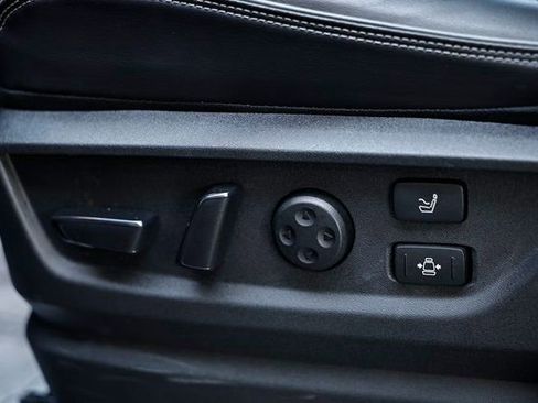 Used 2025 INFINITI QX80 Sensory image 24