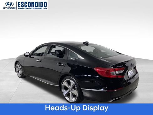 Used 2018 Honda Accord Touring image 4