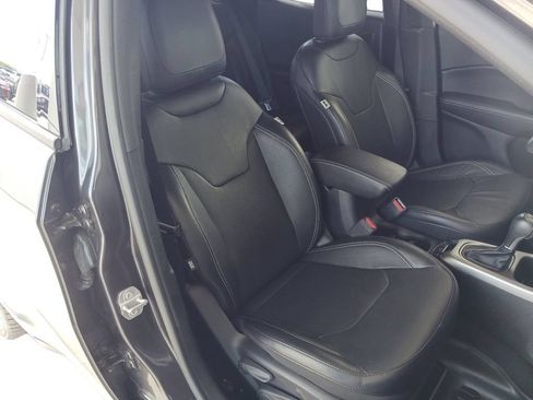 Used 2021 Jeep Compass Latitude w/ Sun and Sound Group FWD image 28