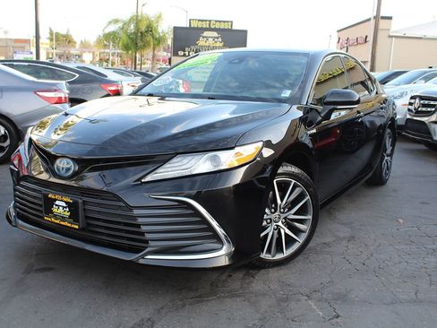 Used 2021 Toyota Camry XLE image 37