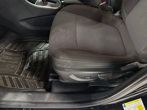 Used 2020 Chevrolet Trax LS w/ Tint and Cruise Package FWD image 21