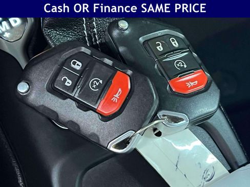 Used 2020 Jeep Wrangler Unlimited Sahara AWD/4WD image 27