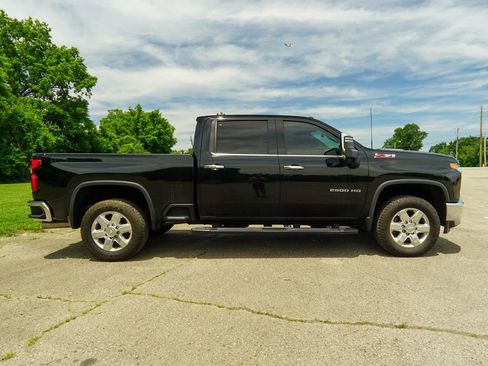 Used 2020 Chevrolet Silverado 2500 LTZ w/ LTZ Premium Package AWD/4WD image 2