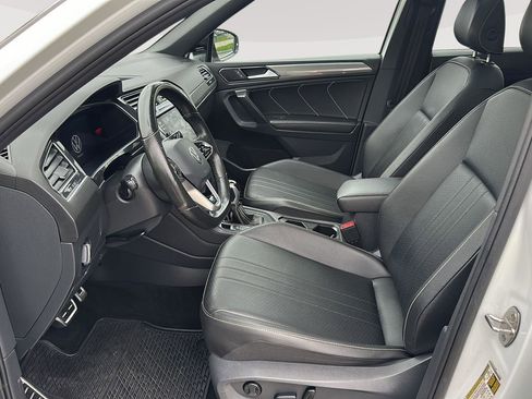 Certified 2023 Volkswagen Tiguan SE R-Line AWD/4WD image 12