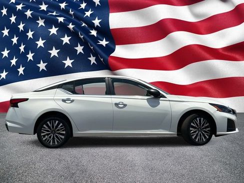 Used 2025 Nissan Altima 2.5 SV AWD/4WD image 6