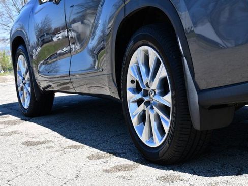 Used 2020 Toyota Highlander Limited AWD/4WD image 10