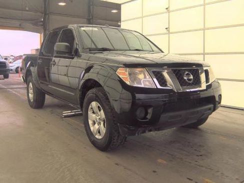 Used 2013 Nissan Frontier SV AWD/4WD image 2
