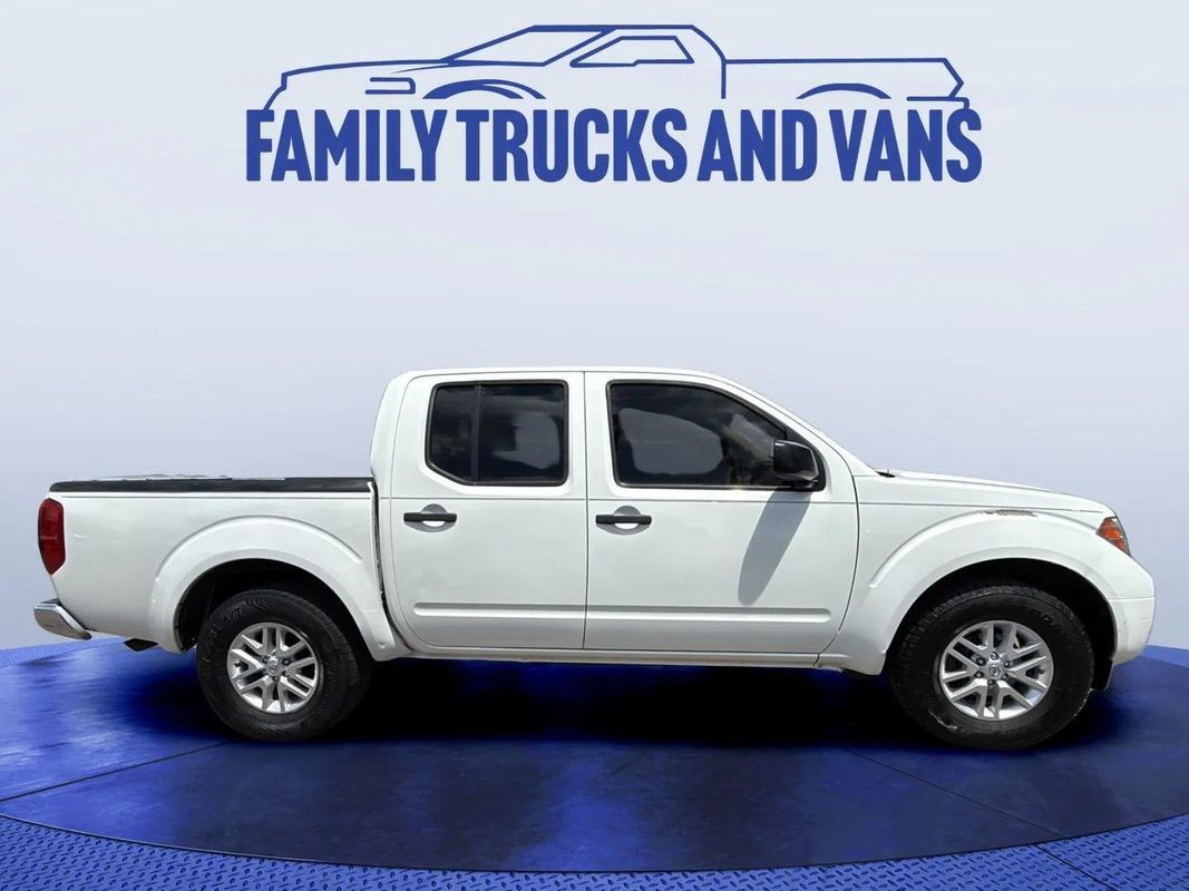 Used 2018 Nissan Frontier SV RWD image 6