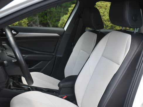 Used 2021 Volkswagen Jetta R-Line FWD image 12