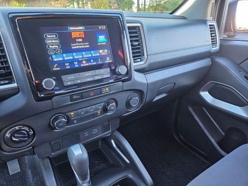 Used 2023 Nissan Frontier SV image 21
