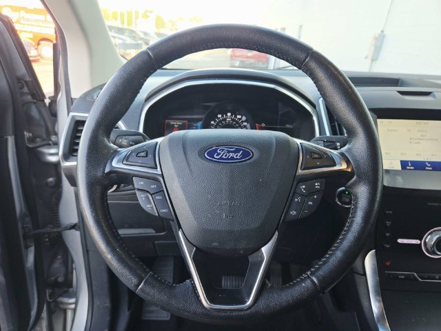 Used 2020 Ford Edge Titanium FWD image 14