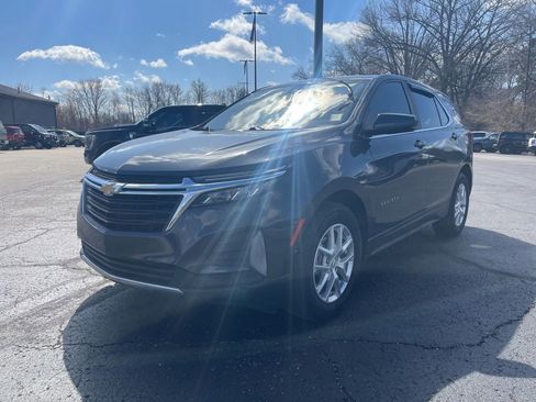 Used 2022 Chevrolet Equinox LT image 2