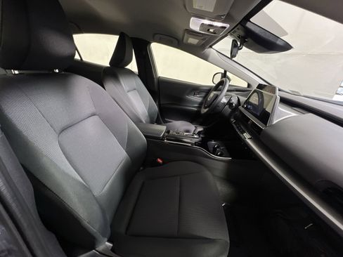 Used 2025 Toyota Prius LE image 25