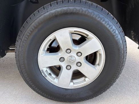 Used 2012 RAM 1500 Classic SLT image 23