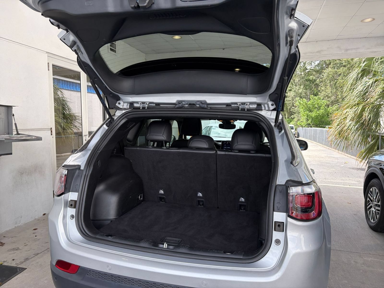 Used 2025 Jeep Compass Limited AWD/4WD image 30
