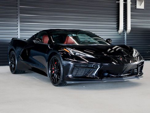 Used 2023 Chevrolet Corvette Stingray Coupe w/ Z51 Performance Package RWD image 7
