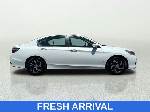 Used 2017 Honda Accord LX image 8