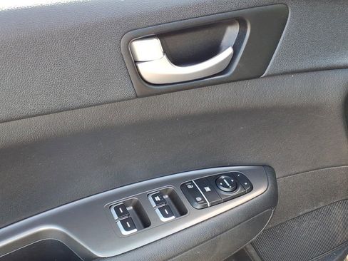 Used 2020 Kia Optima LX image 4