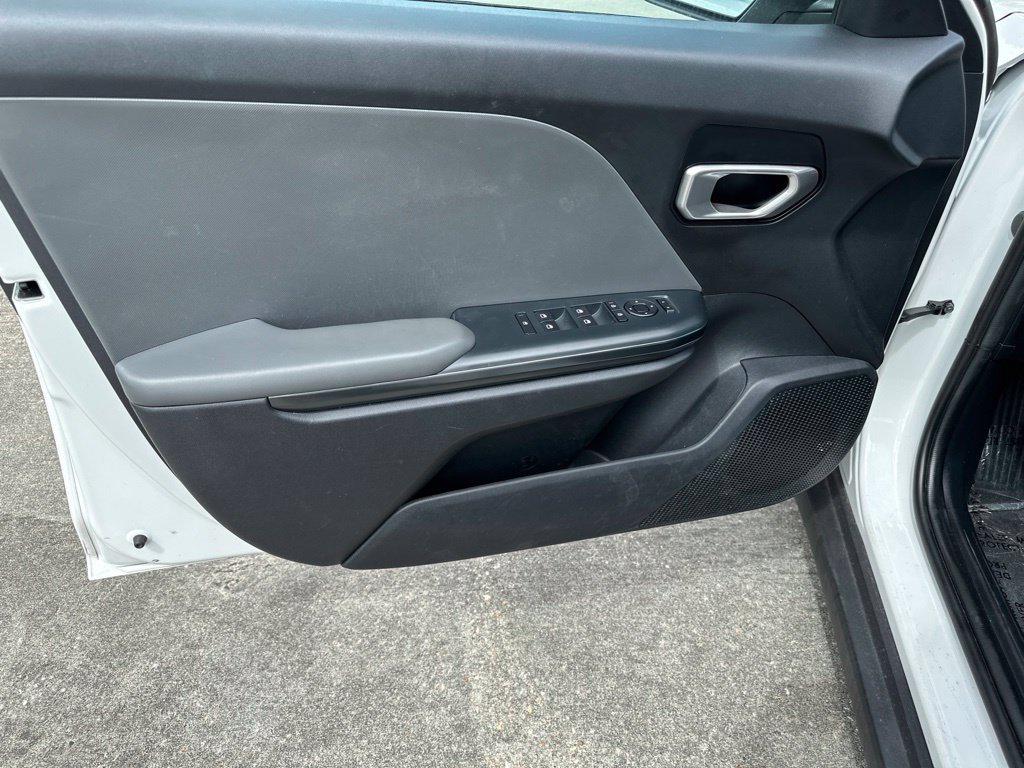 Used 2025 Kia K4 FWD image 9