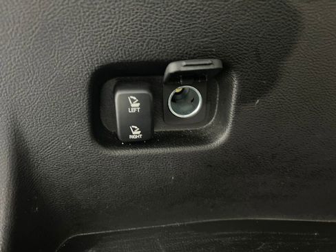 Used 2024 Ford Edge SEL image 33