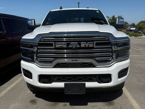 Used 2026 RAM 2500 Laramie AWD/4WD image 2
