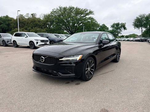 Certified 2025 Volvo S60 T8 Plus AWD/4WD image 2