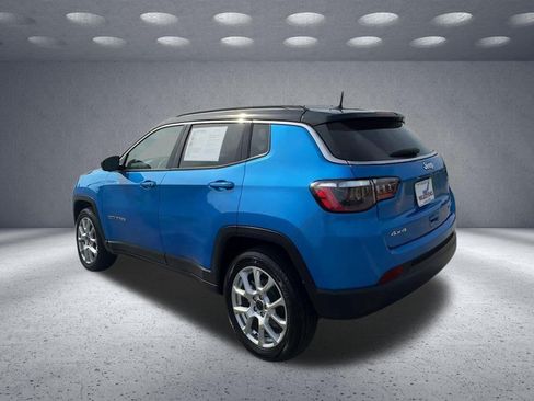 Used 2025 Jeep Compass Limited AWD/4WD image 5