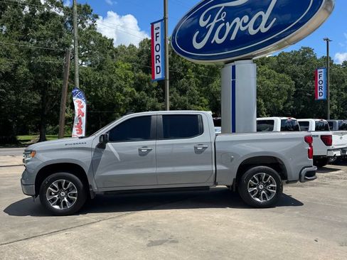 Used 2025 Chevrolet Silverado 1500 RST w/ Convenience Package II RWD image 3