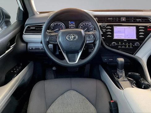 Used 2020 Toyota Camry LE FWD image 8
