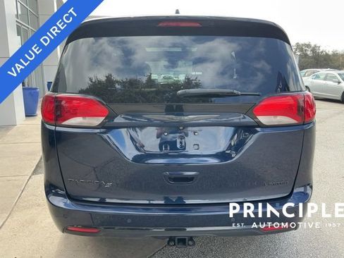 Used 2018 Chrysler Pacifica Limited image 9
