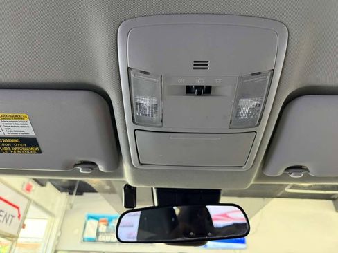 Used 2018 Toyota RAV4 LE FWD image 17