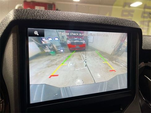 Used 2016 Ford F250 Platinum w/ FX4 Off-Road Package image 17