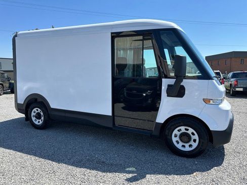 Used 2024 Chevrolet Brightdrop 400 w/ Commercial Equipment Package AWD/4WD image 6