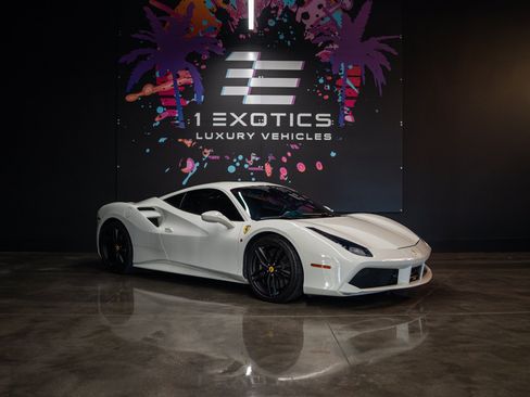 Used 2016 Ferrari 488 GTB RWD image 4