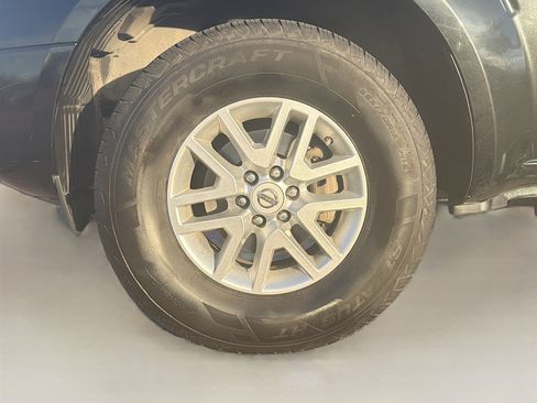 Used 2017 Nissan Frontier SV AWD/4WD image 11